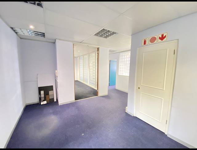 310M² OFFICE TO LET IN KENILWORTH
